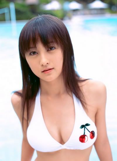 Hot bikini model - Ayaka Komatsu