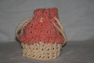 MiniCupcakePurse1-Hhook.jpg