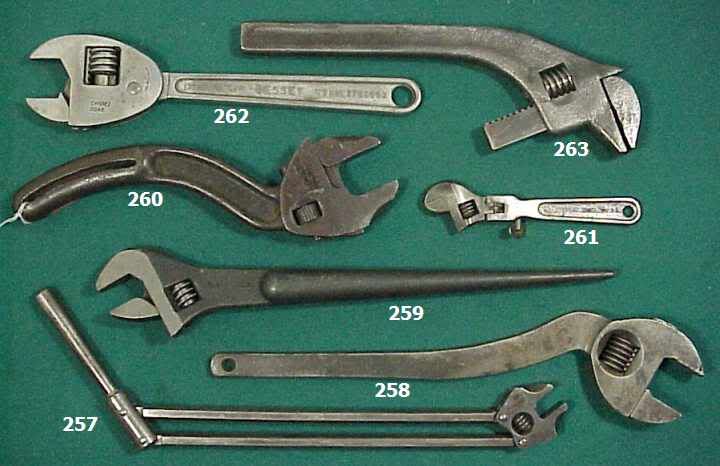 Lawson offset Pipe wrenches 10” And 6” Mossberg Vintage/Rare 2Pc Lot Adj Wrenches 