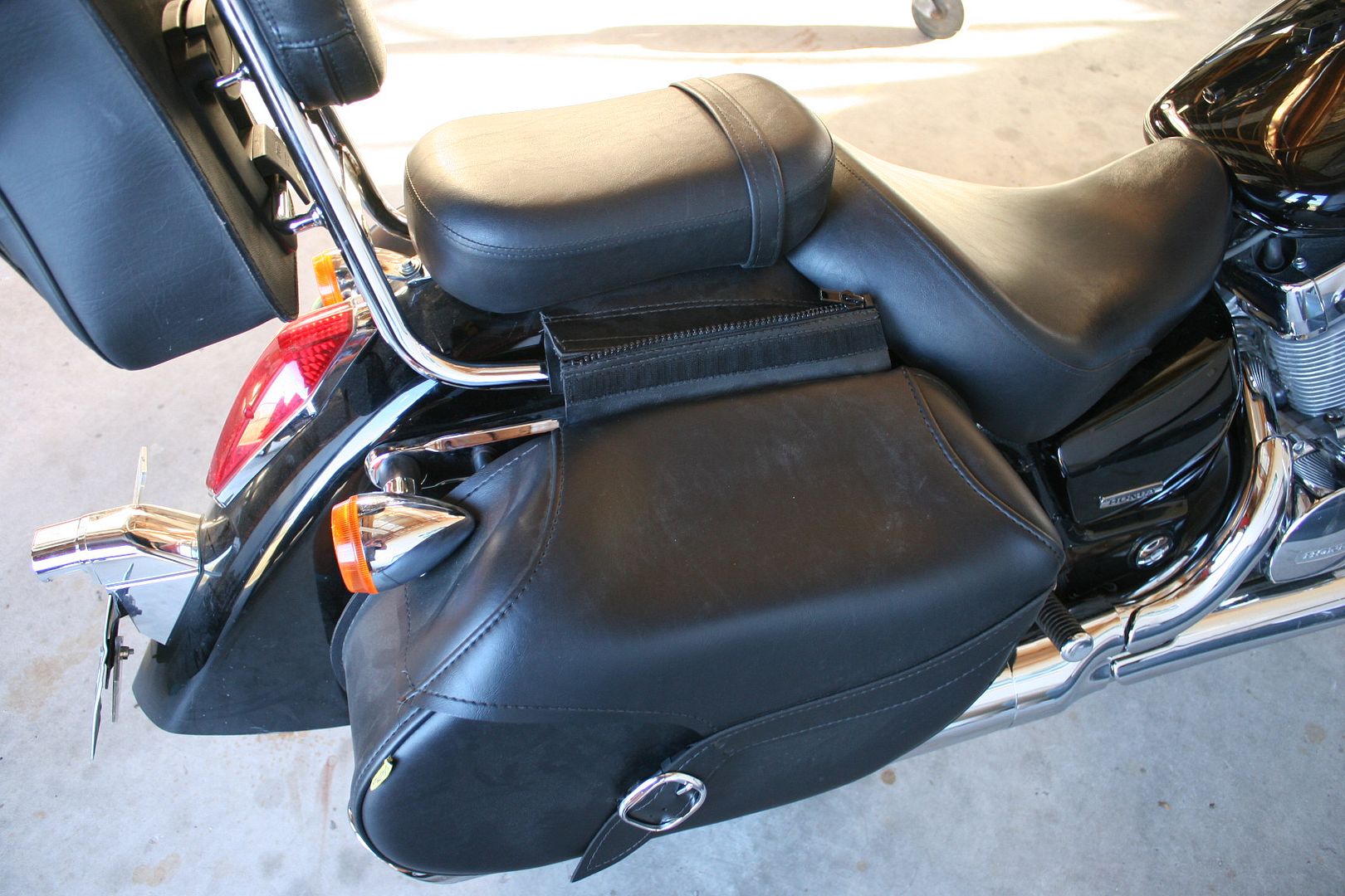 honda shadow swingarm bag